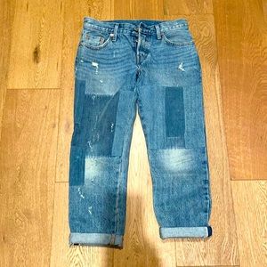 ❤️‍🔥FLASH SALE❤️‍🔥 Levi Boyfriend Distress Patch Jeans W24 L32